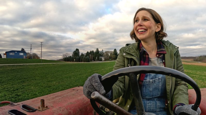 Dairy Diaries follows Emmy-nominated sketch comedian and actress Vanessa Bayer as she is thrust into the unfamiliar world of dairy farming at Beck Farms.